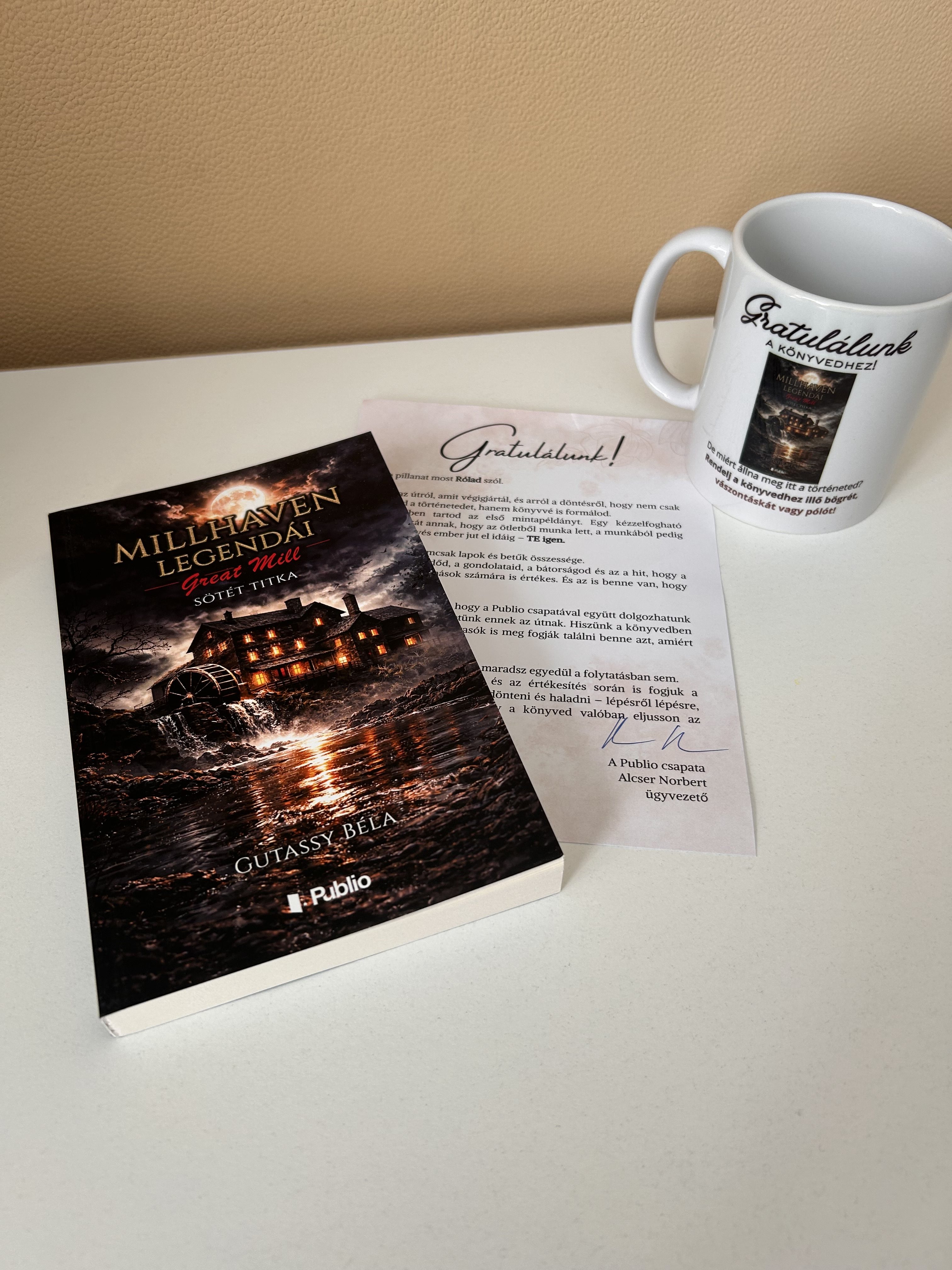 Megérkezett a Millhaven legendái szerzői mintapéldánya